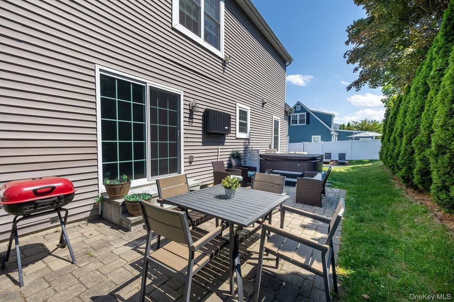 55 Hawley Avenue Photo 39