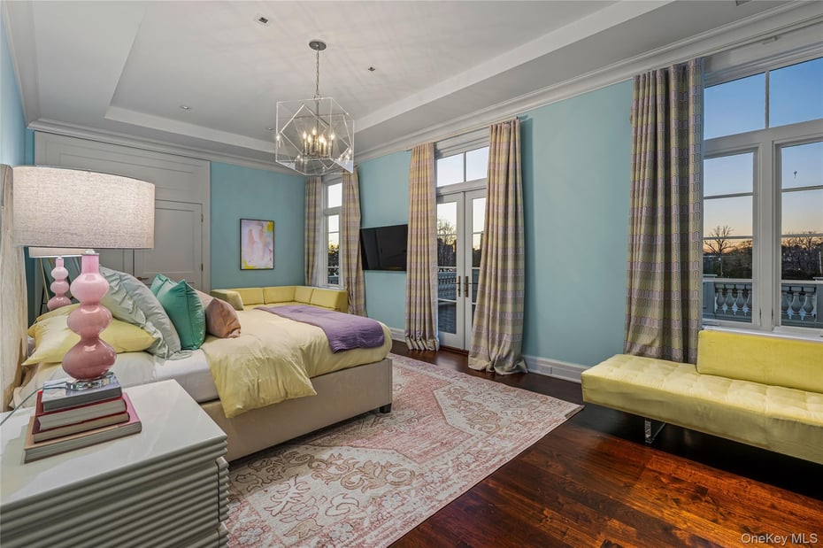 106 Premium Point Photo 25