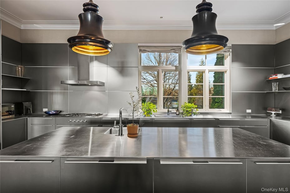 106 Premium Point Photo 18