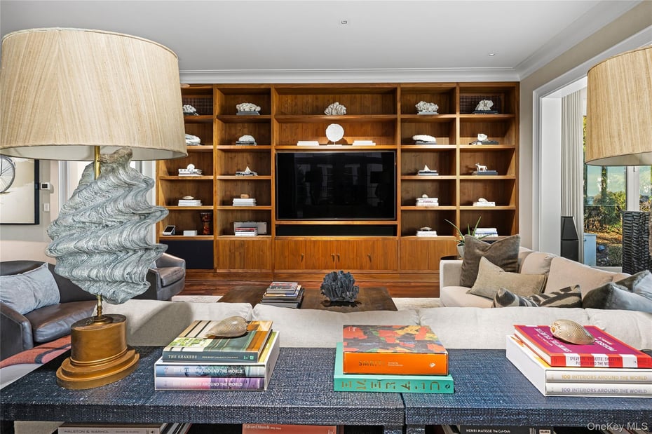 106 Premium Point Photo 15