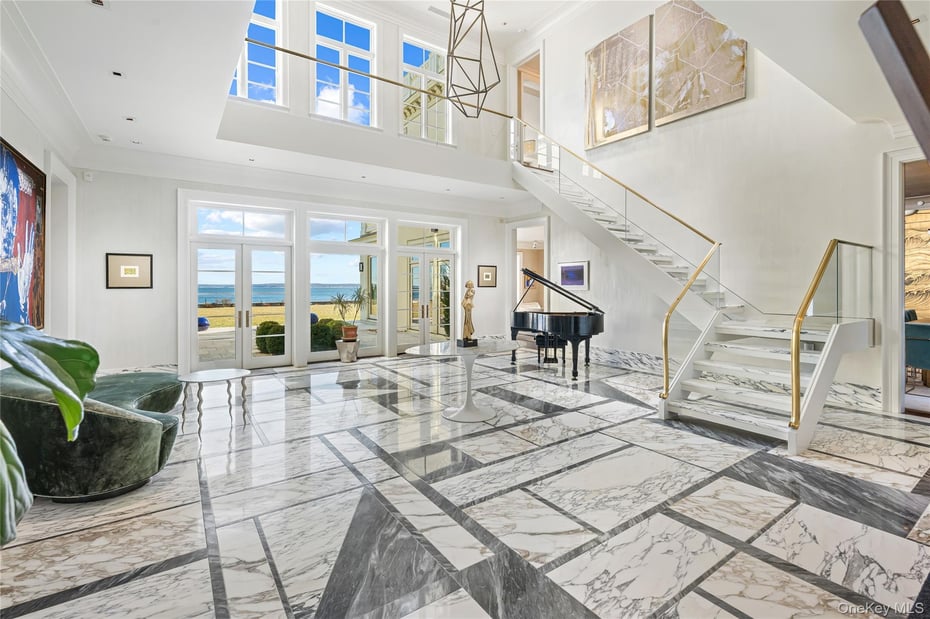 106 Premium Point Photo 4