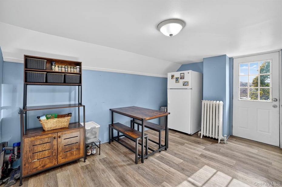 140 Beekman Avenue Photo 23