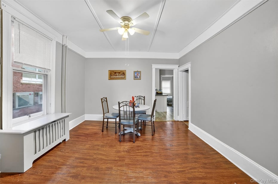 140 Beekman Avenue Photo 13
