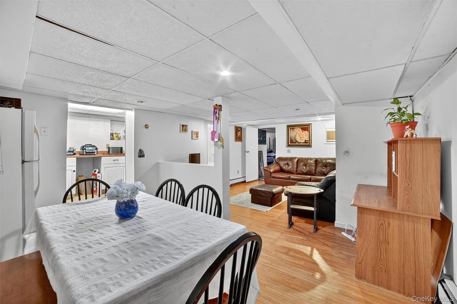 140 Beekman Avenue Photo 27