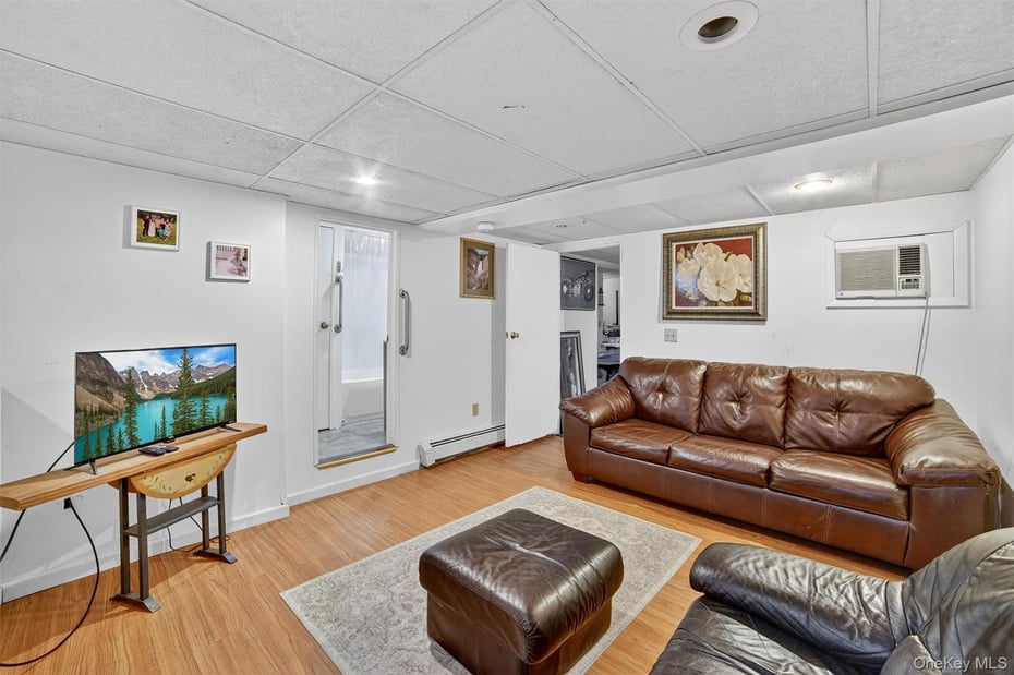 140 Beekman Avenue Photo 28