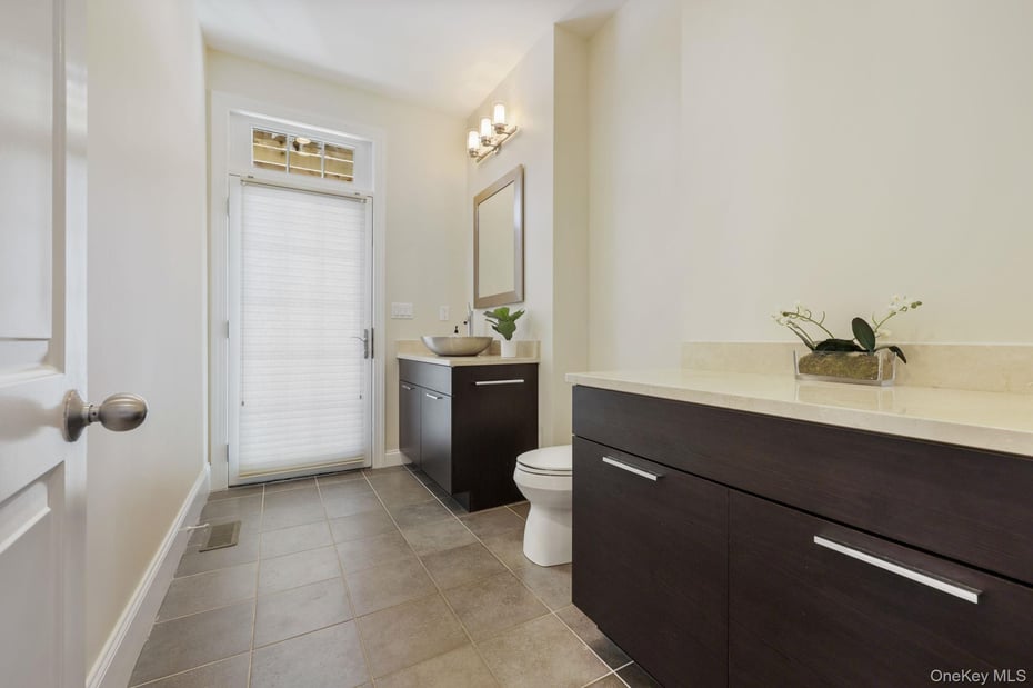 1320 N Albany Post Road Photo 13