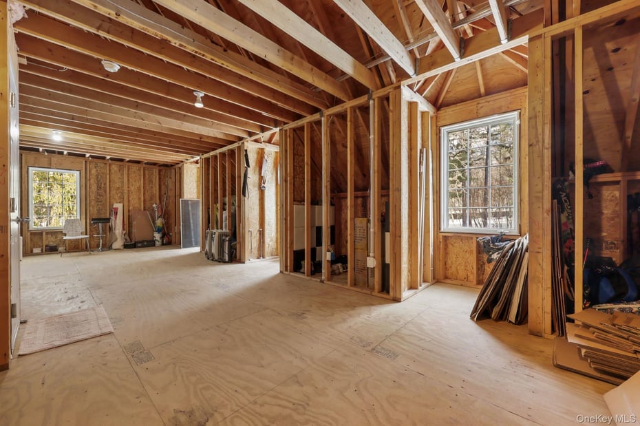 1320 N Albany Post Road Photo 37