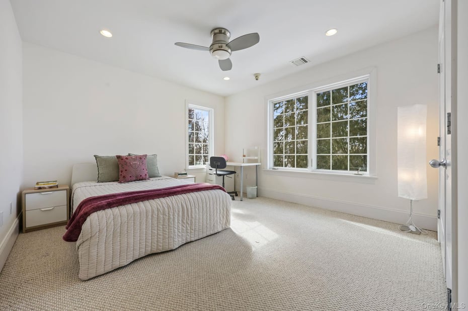 1320 N Albany Post Road Photo 30