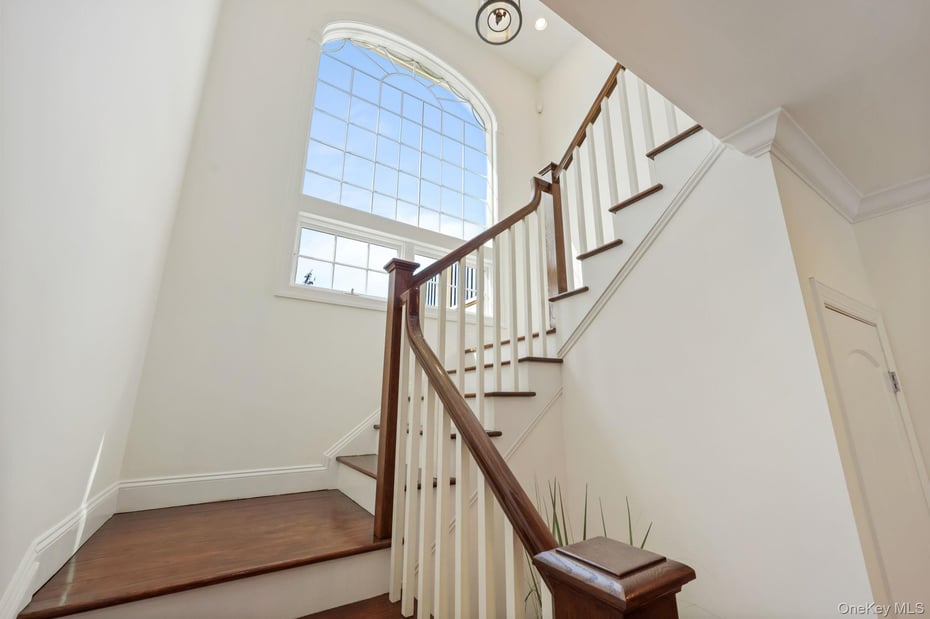 1320 N Albany Post Road Photo 23