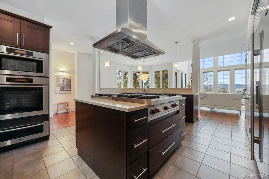 1320 N Albany Post Road Photo 21