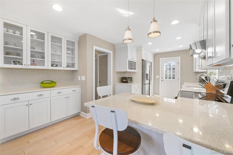 5 Birch Street W Photo 10