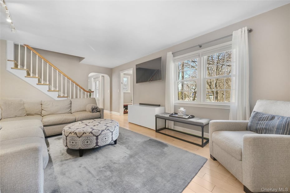 5 Birch Street W Photo 5