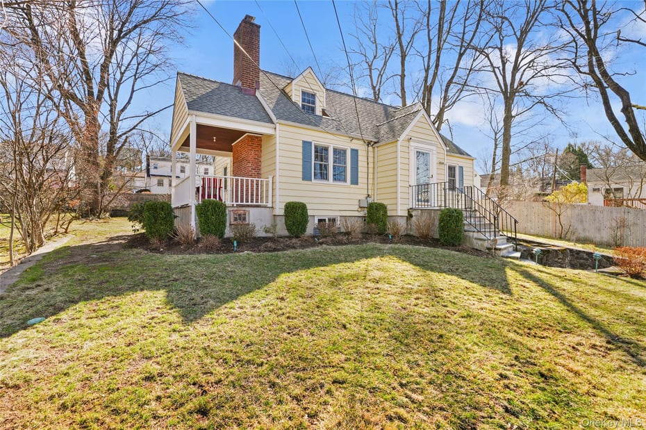 5 Birch Street W Photo 2