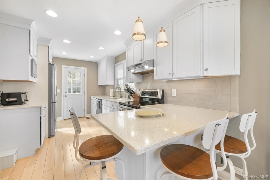 5 Birch Street W Photo 9