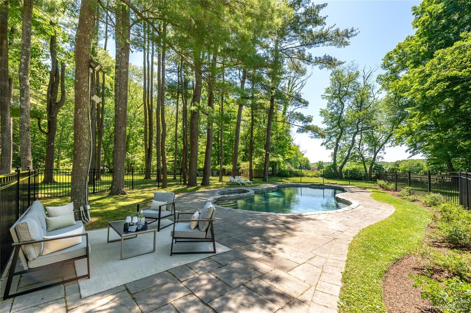 14 Salem Hill Road Photo 8