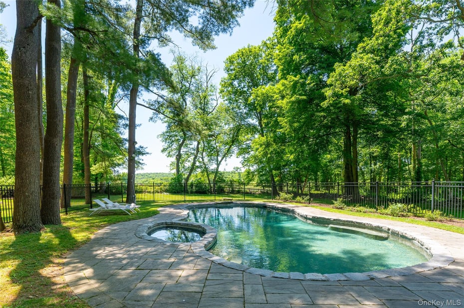 14 Salem Hill Road Photo 31