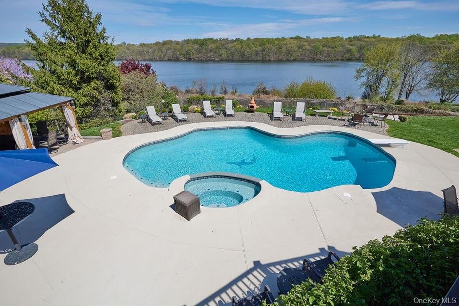22 Fieldstone Court Photo 3