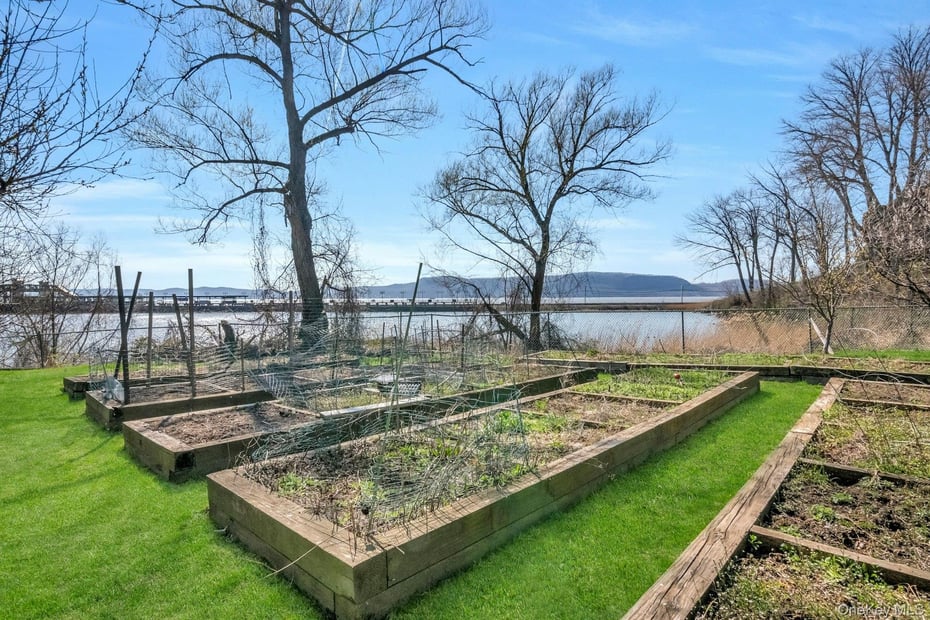 311 Kemeys Cove Photo 37