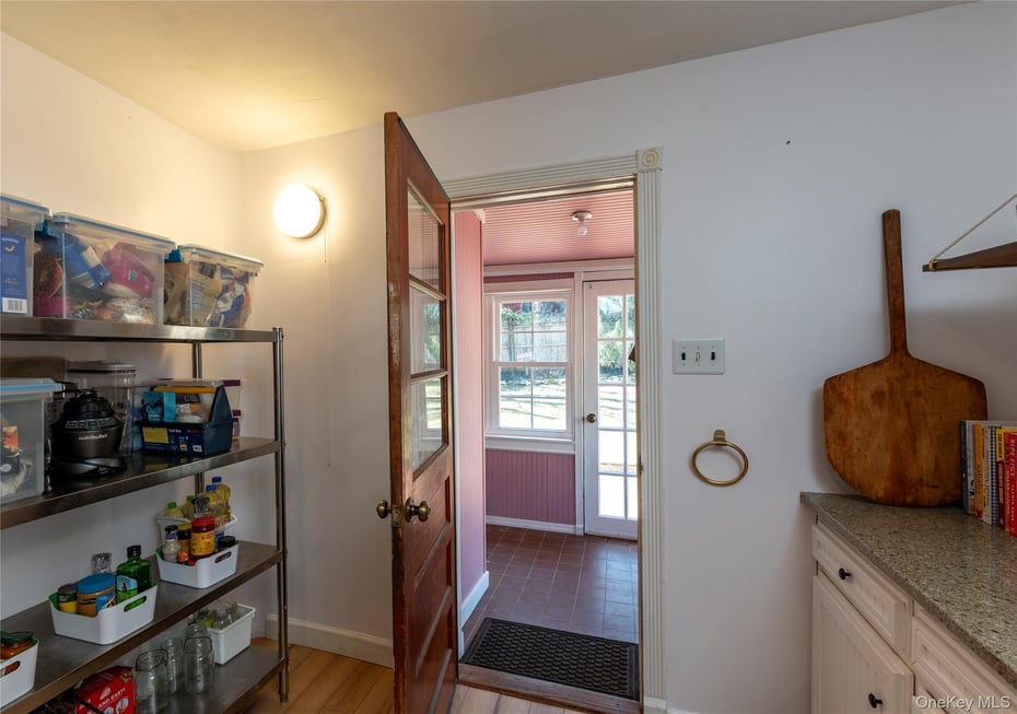 322 N Midland Avenue Photo 25