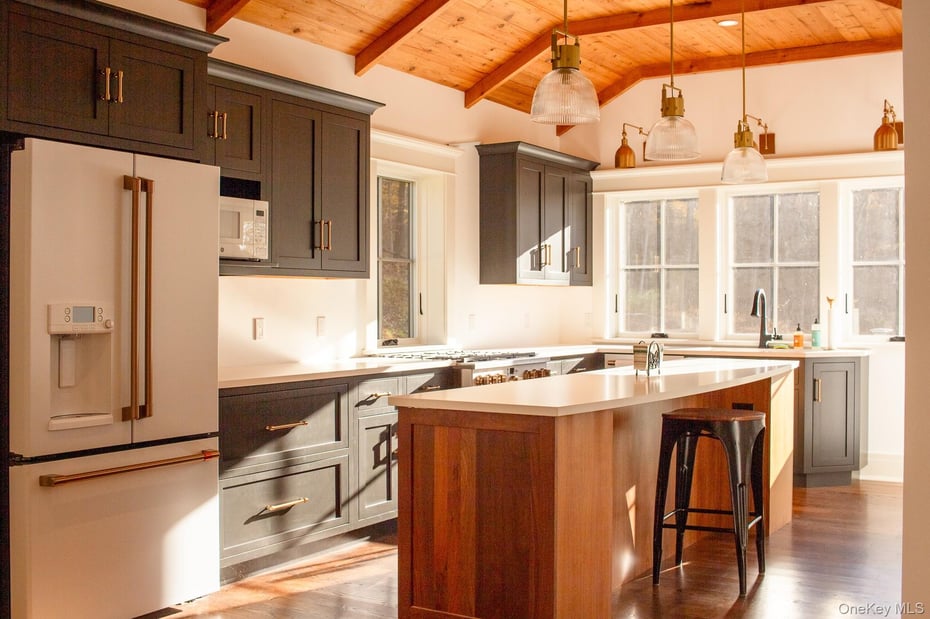 48 Konig Road Photo 7