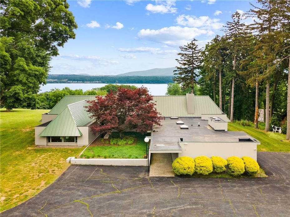 552 Grand Avenue Photo 4