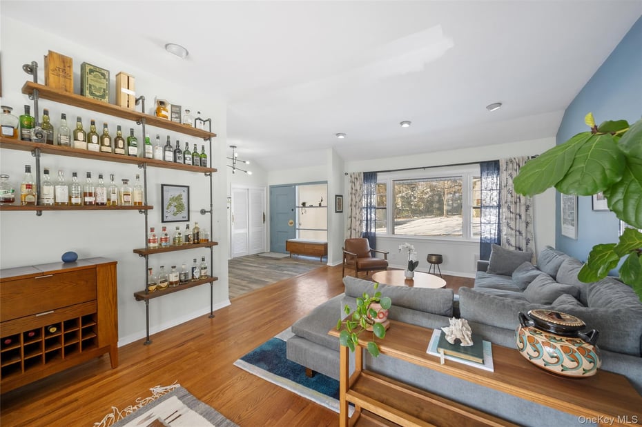 124 Hillandale Drive Photo 4