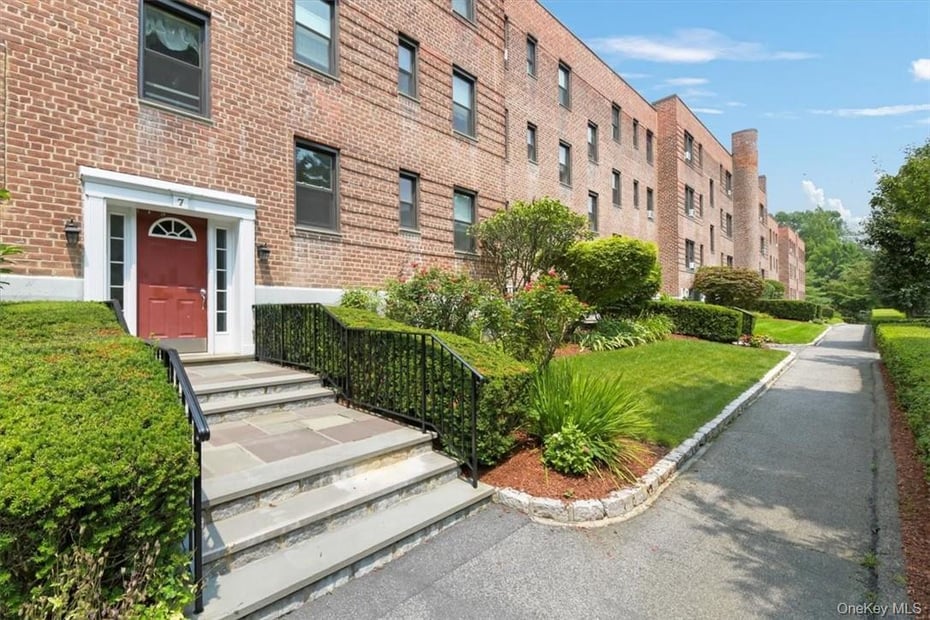 14 S Broadway  #7-3A Photo 3