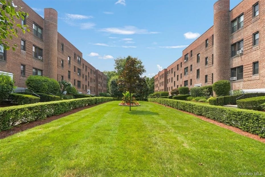 14 S Broadway  #7-3A Photo 22