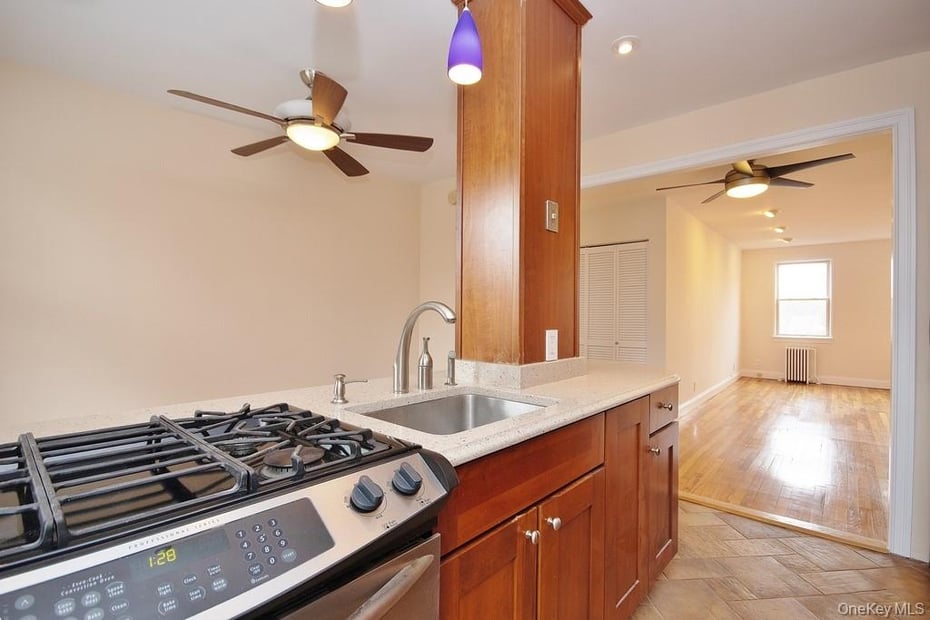 14 S Broadway  #7-3A Photo 13