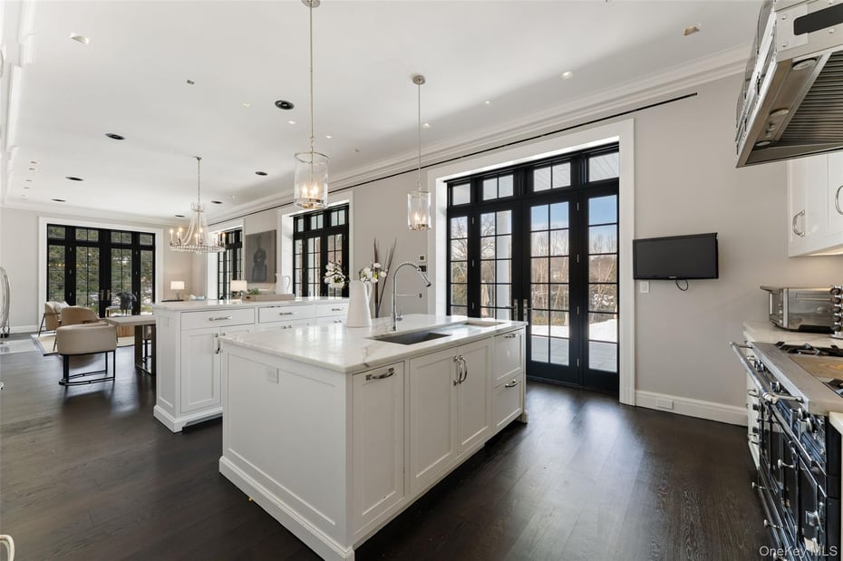 16 Taylor Road Photo 18