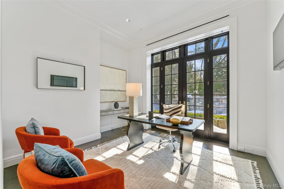 16 Taylor Road Photo 11