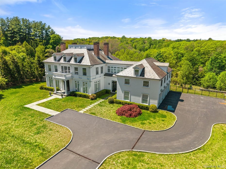 16 Taylor Road Photo 2