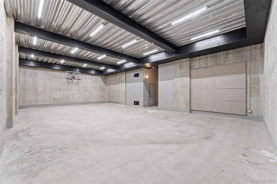 16 Taylor Road Photo 30