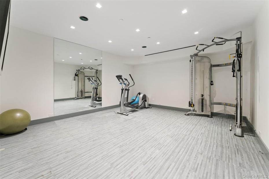 16 Taylor Road Photo 31