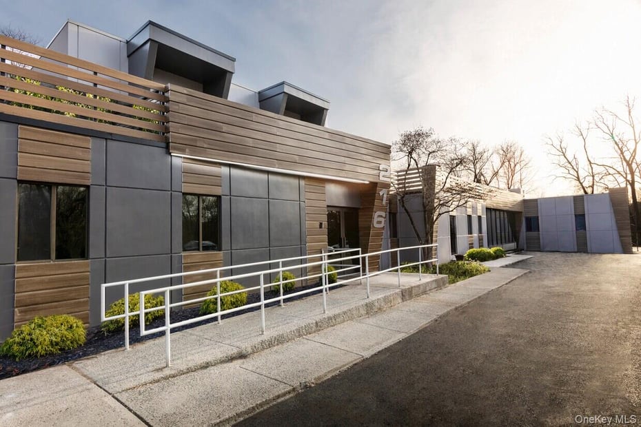 216 Congers Road Photo 3