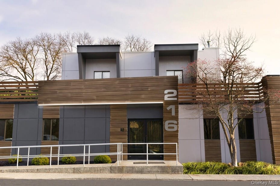 216 Congers Road Photo 1