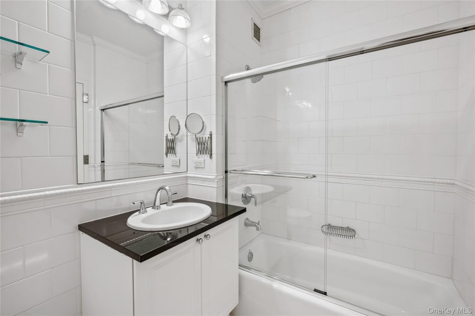 1 Scarsdale Road  #613 Photo 14