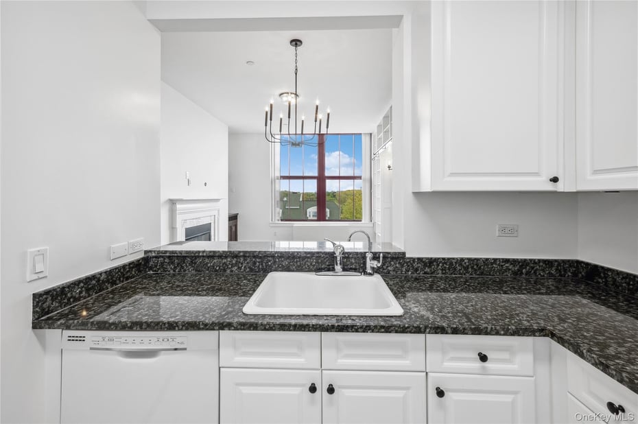 1 Scarsdale Road  #613 Photo 9
