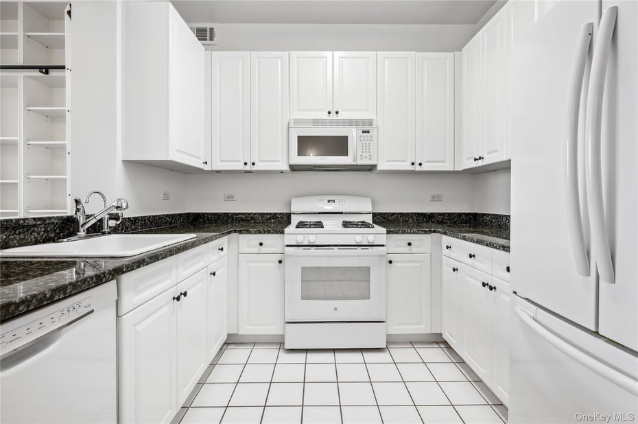 1 Scarsdale Road  #613 Photo 7