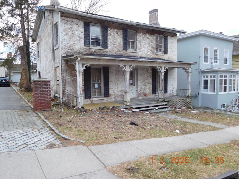 20 Maple Place Photo 2