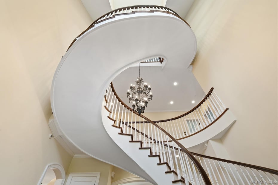 2 Heathcote Drive Photo 6