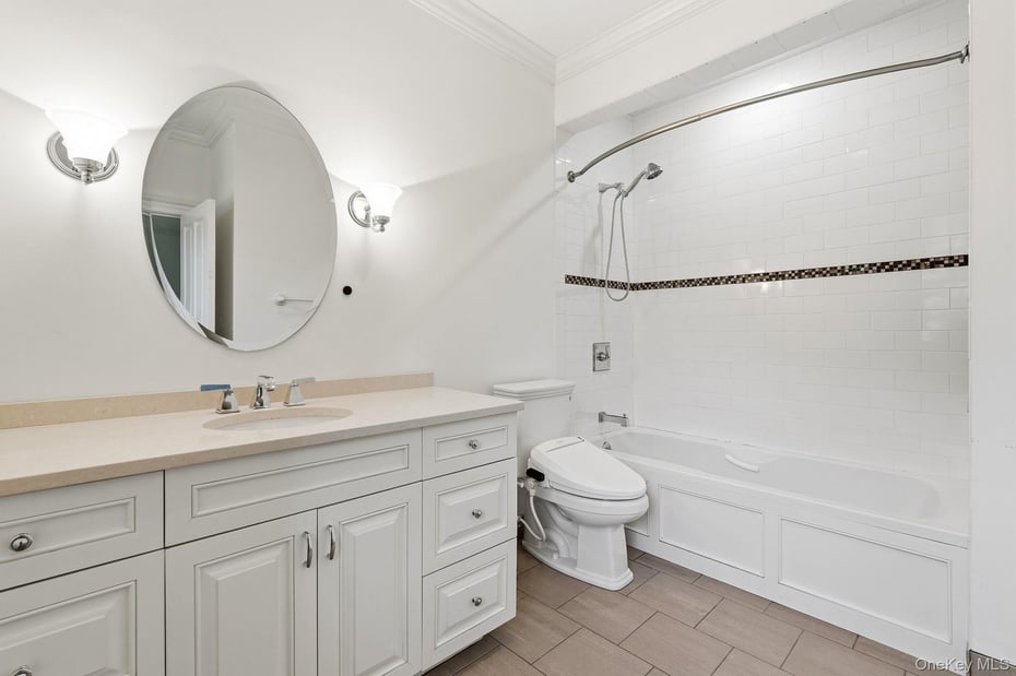 2 Heathcote Drive Photo 31