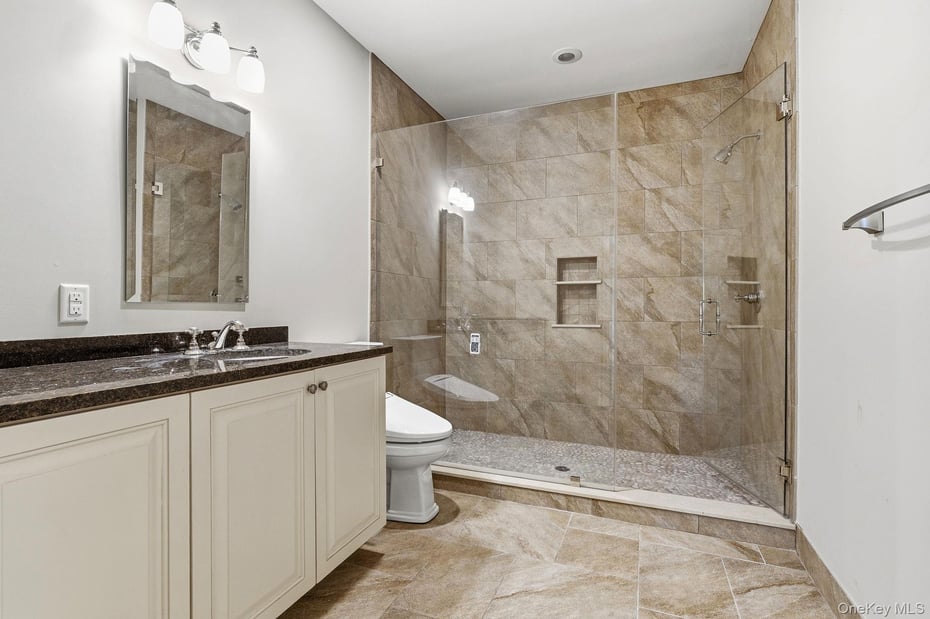2 Heathcote Drive Photo 41