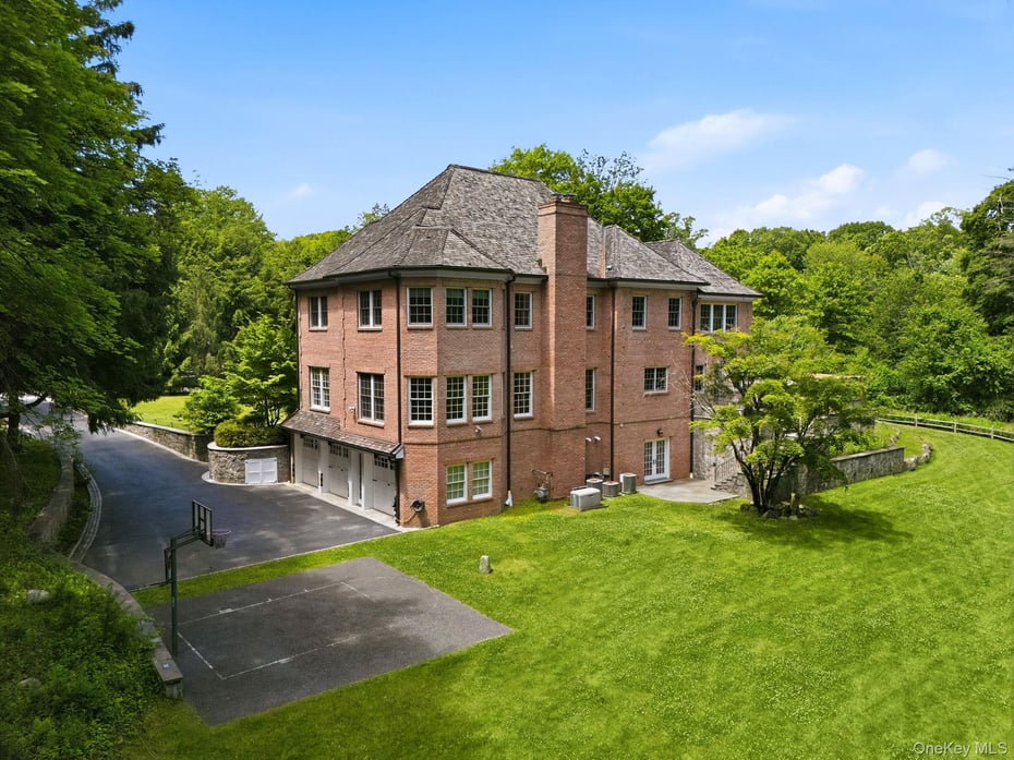 2 Heathcote Drive Photo 46