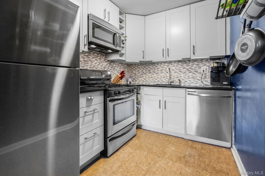 240 S Broadway  #16B Photo 7