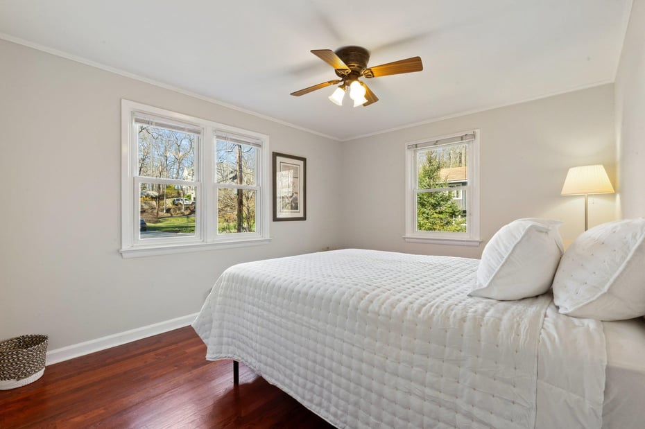 385 Lake Shore Drive Photo 27