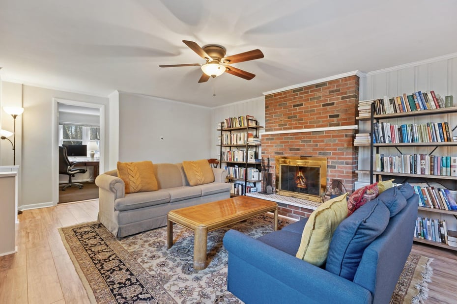 385 Lake Shore Drive Photo 19