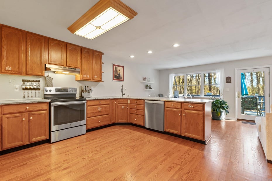 385 Lake Shore Drive Photo 5