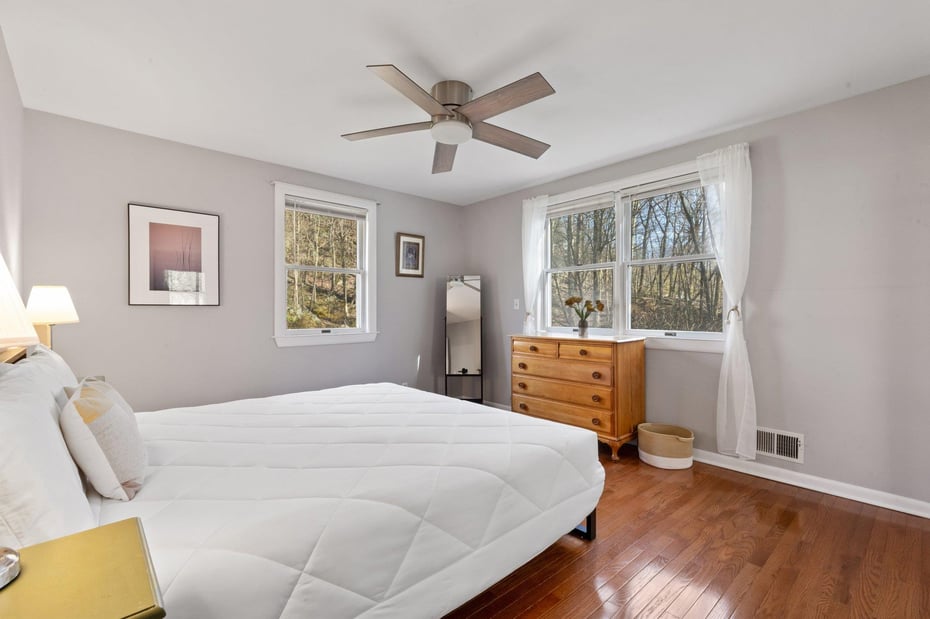 385 Lake Shore Drive Photo 22