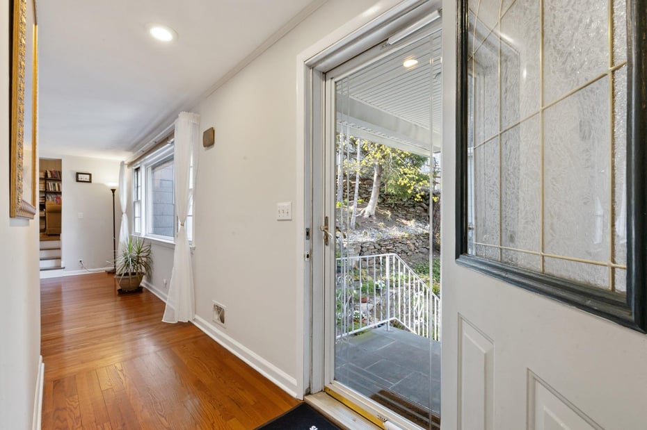 385 Lake Shore Drive Photo 4